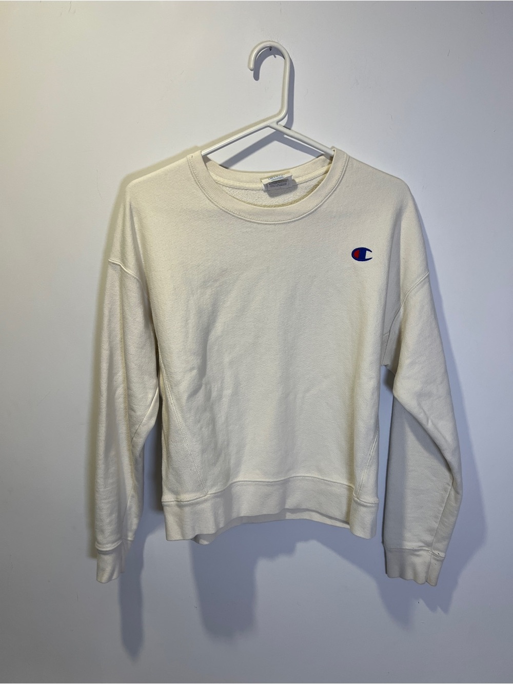 Champion Women's Off-White Crewneck Sweatshirt with Chest Logo size M